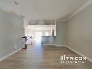 5413 Double Day Ln in Waldorf, MD - Foto de edificio - Building Photo