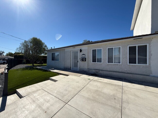 5176-5178 Ewing St in San Diego, CA - Building Photo - Building Photo