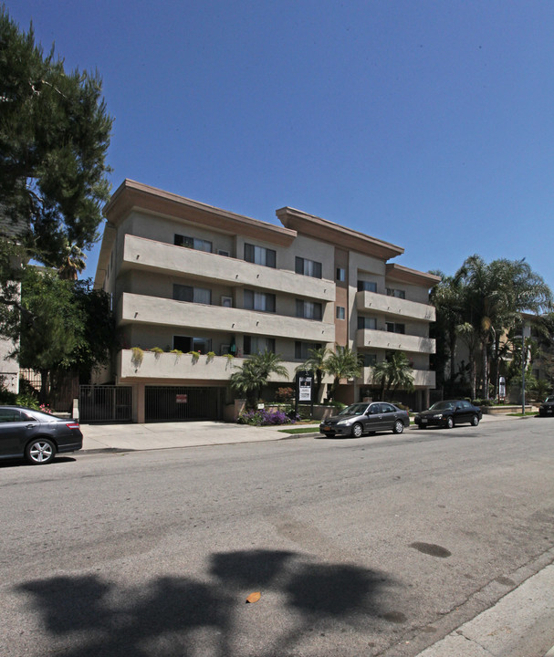 Natick Park North in Sherman Oaks, CA - Building Photo