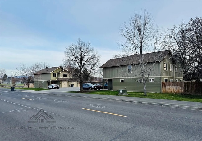 property at 226 E Whitman Dr