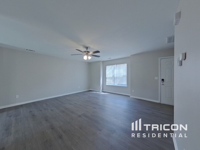 827 Oakshire Cir in Charlotte, NC - Building Photo - Building Photo