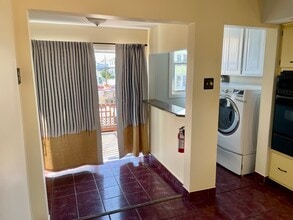 156 Kearny Ave, Unit Shared Apartment in Kearny, NJ - Foto de edificio - Building Photo