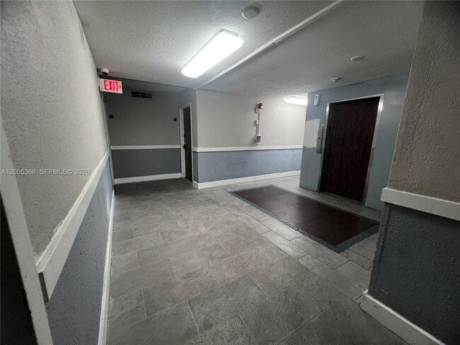 496 NW 165th St in Miami, FL - Building Photo - Building Photo