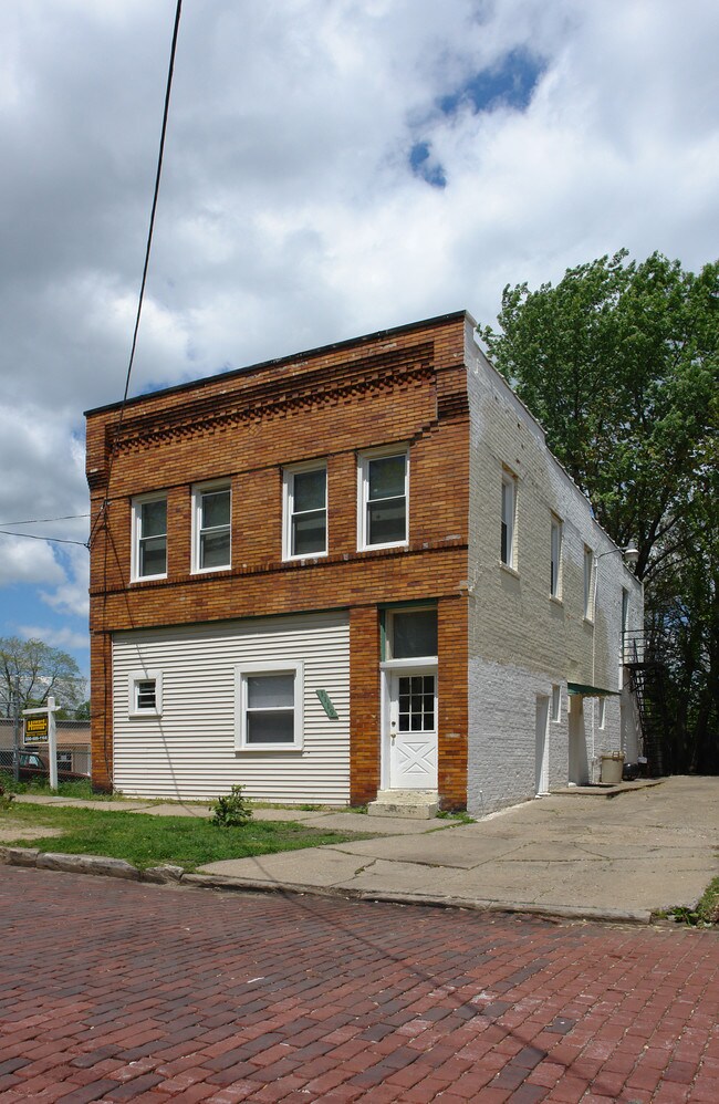 1119 Johnston St in Akron, OH - Building Photo - Building Photo