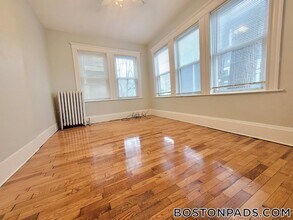 17 Wachusett St, Unit 1 in Boston, MA - Building Photo - Building Photo