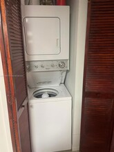 10040 SW 77th Ct in Miami, FL - Building Photo - Building Photo