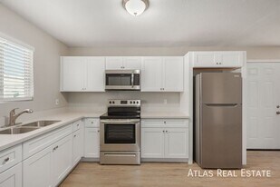 1011 E Commonwealth Pl, Unit 3 in Chandler, AZ - Building Photo