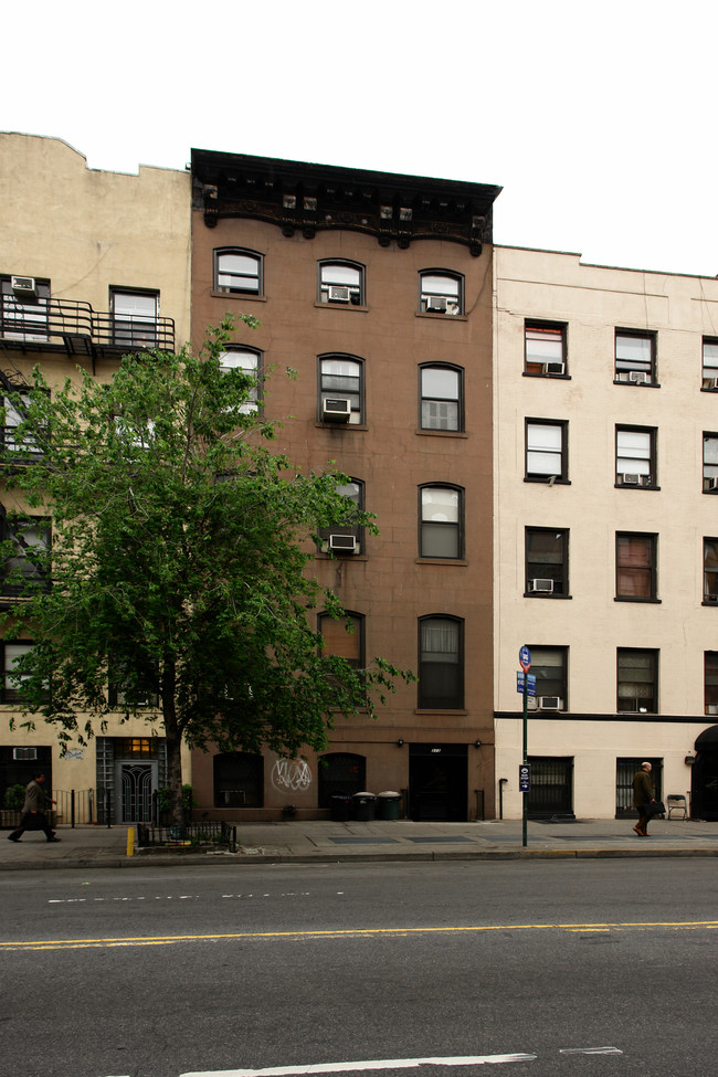 313 W 14th St in New York, NY - Foto de edificio - Building Photo