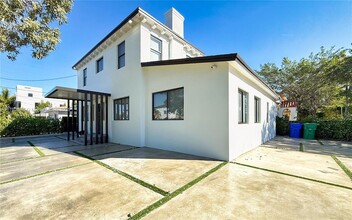 927 SW 18th Ave in Miami, FL - Building Photo - Building Photo