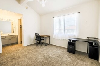 363 Seine Way in Henderson, NV - Building Photo - Building Photo