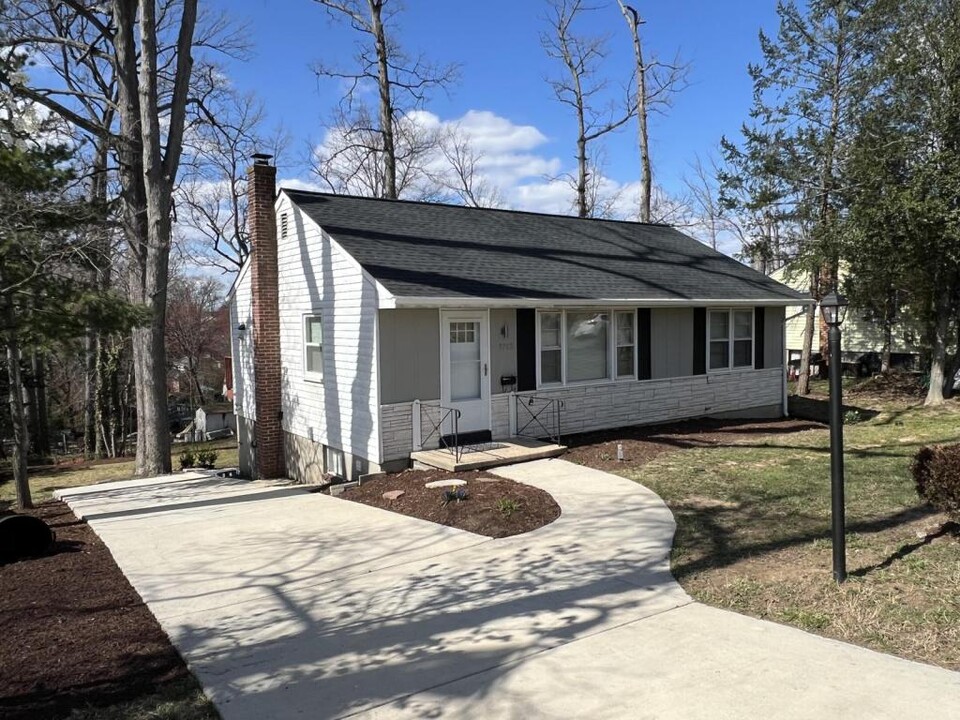 8702 63rd Ave in Berwyn Heights, MD - Building Photo