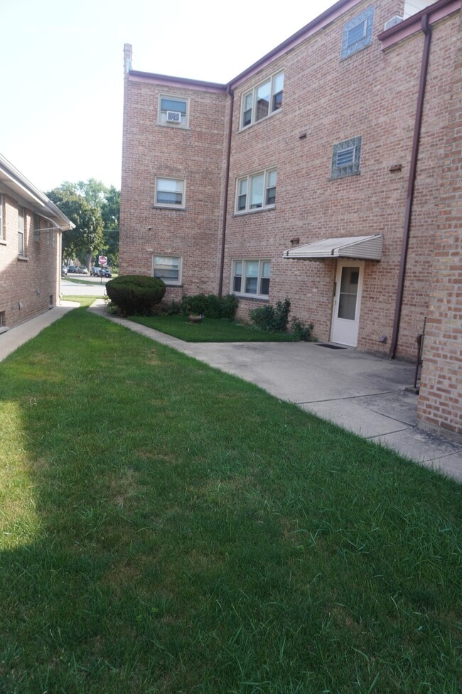 property at 5443 N Sayre Ave