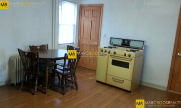 3 Willow Ter, Unit 2 in Newton, MA - Building Photo - Building Photo