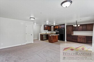 909 S Main St in Layton, UT - Building Photo - Building Photo