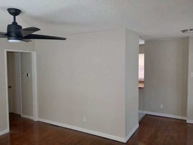 9725 Medford Dr in St. Louis, MO - Building Photo - Building Photo