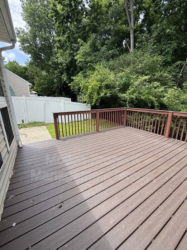 6000 Boathouse Ln in Cramerton, NC - Building Photo - Building Photo
