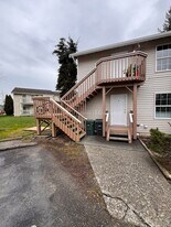 5660 Eagle Pkwy in Ferndale, WA - Building Photo