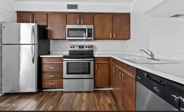 2875 N Tucson Blvd in Tucson, AZ - Building Photo - Building Photo