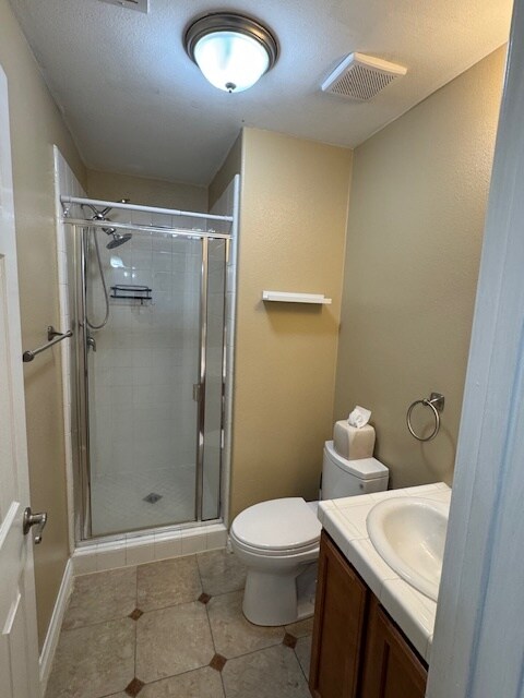 6663 N Ofelia Dr in San Bernardino, CA - Building Photo