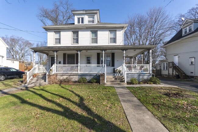 property at 121 7th Ave