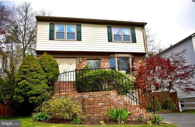 property at 6856 Chelsea Rd