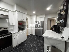 2816 Vine St in West Des Moines, IA - Building Photo - Building Photo