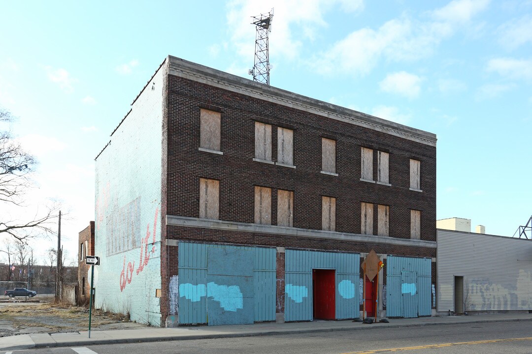 318 Milwaukee Rd in Detroit, MI - Foto de edificio