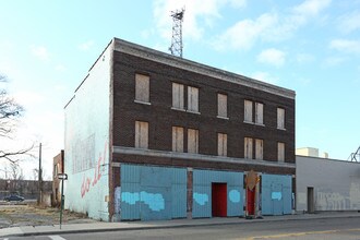 318 Milwaukee Rd in Detroit, MI - Building Photo - Building Photo