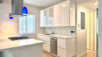 643 Jefferson Ave in Miami Beach, FL - Building Photo - Building Photo