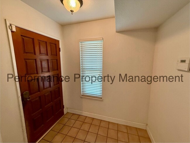 13213 Lynett Ct in Bakersfield, CA - Building Photo - Building Photo