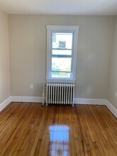 92 Clove Rd in New Rochelle, NY - Building Photo - Building Photo