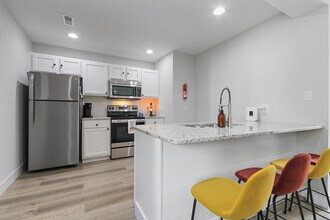 701 Mikel St, Unit 100 in Columbia, MO - Foto de edificio - Building Photo