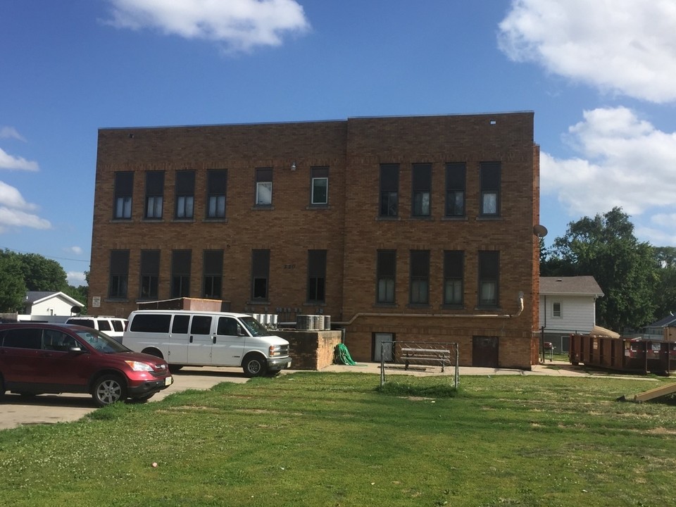 Old School Apartments in South Sioux City, NE - Building Photo