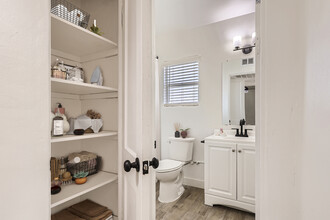 Encanto Park Apartments in Phoenix, AZ - Building Photo - Building Photo