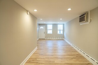 939 Mountain St in Philadelphia, PA - Building Photo - Building Photo