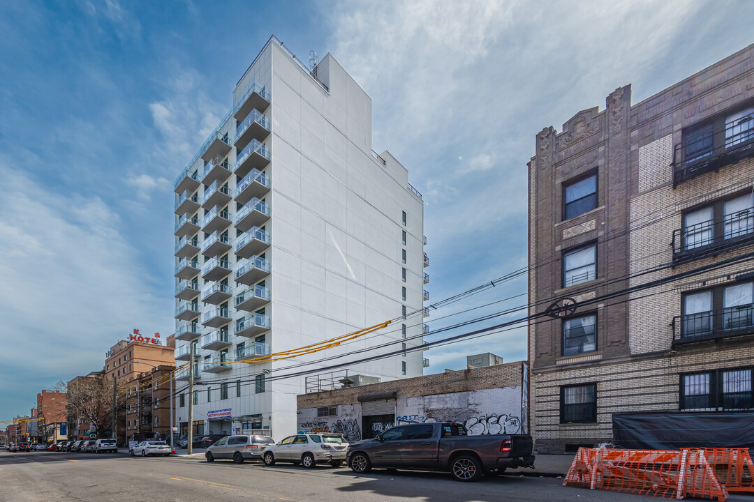 35th Street Condominium in Flushing, NY - Foto de edificio