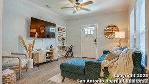 107 W Hart Ave in San Antonio, TX - Building Photo - Building Photo