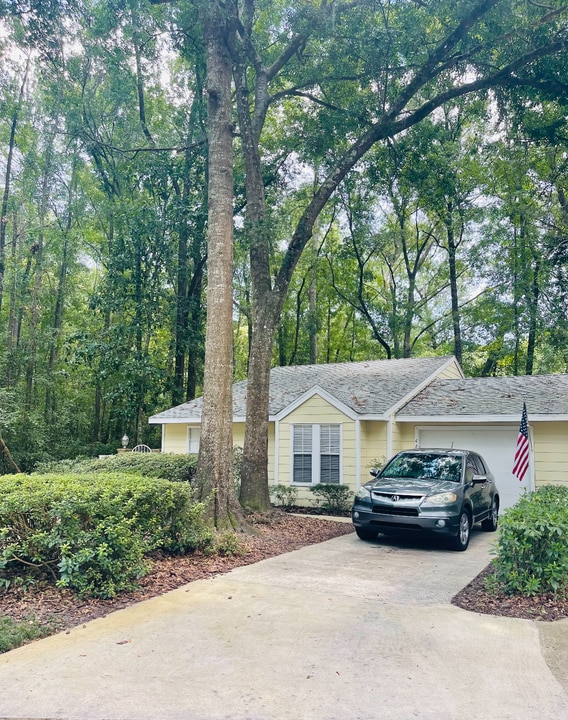 421 NW 48th Blvd in Gainesville, FL - Foto de edificio