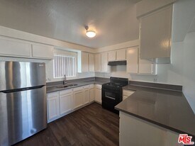 11716 Oxford Ave in Hawthorne, CA - Building Photo