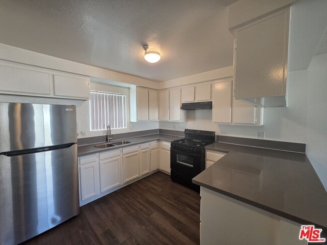 property at 11716 Oxford Ave