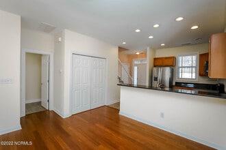 533 Village Green Dr in Morehead City, NC - Building Photo - Building Photo