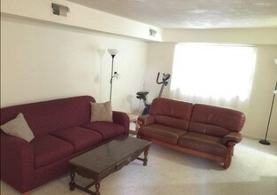 1121 W Aaron Dr, Unit F in State College, PA - Building Photo - Building Photo