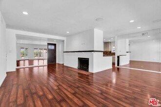 19341 Bryant St in Los Angeles, CA - Building Photo - Building Photo