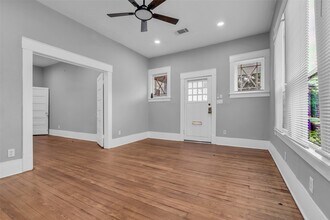 4303 McKinney St in Houston, TX - Building Photo - Building Photo