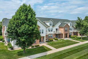 Hunter's Creek in Sun Prairie, WI - Building Photo