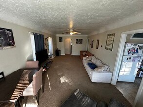 1604 College St in Cedar Falls, IA - Building Photo - Building Photo