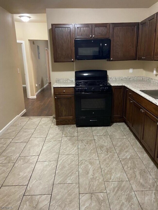 54 3rd St-Unit -1 in Newark, NJ - Building Photo - Building Photo