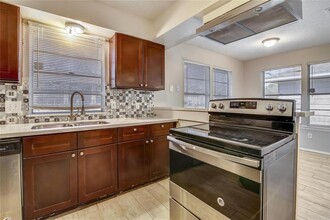 10839 Sugar Hill Dr in Houston, TX - Building Photo - Building Photo