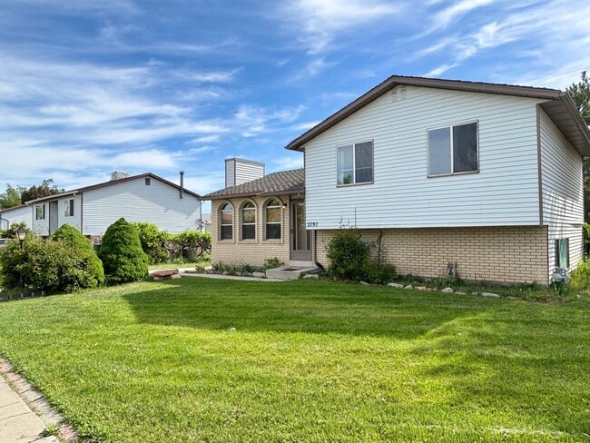 2797 Saris Cir in West Valley City, UT - Building Photo - Building Photo
