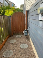 804 SW Windrose Terrace in Aloha, OR - Building Photo - Building Photo